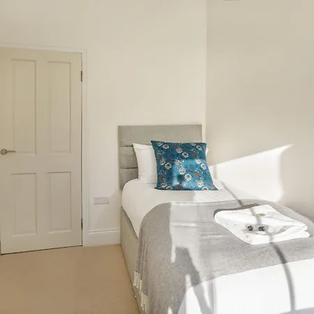Modern 3 Bed Beautiful House In Holiday home York
