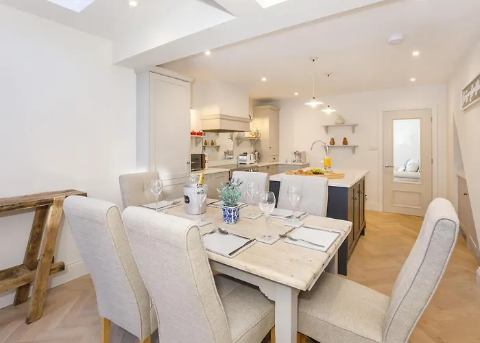 Modern 3 Bed Beautiful House In * York