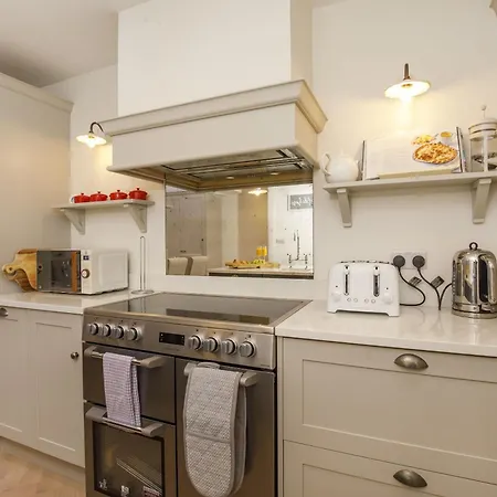 Сasa de vacaciones Modern 3 Bed Beautiful House In *