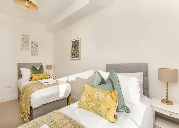 Сasa de vacaciones Modern 3 Bed Beautiful House In